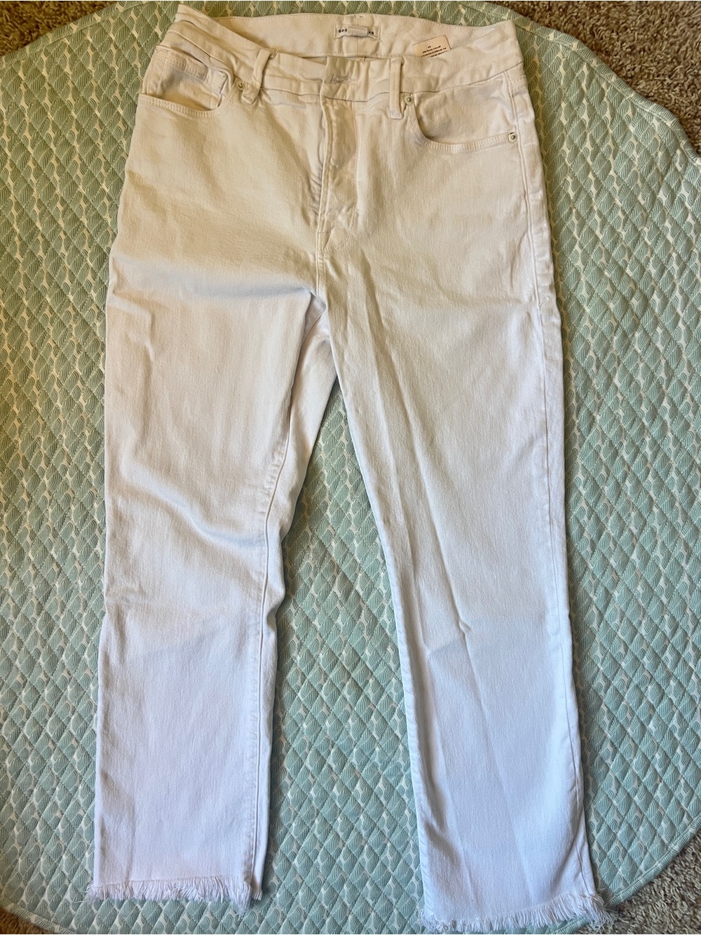 Women’s Good American White Straight-Leg Jeans with Frayed Hem